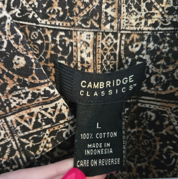 Cambridge Classic Button-Up Size Large - Picture 3 of 3